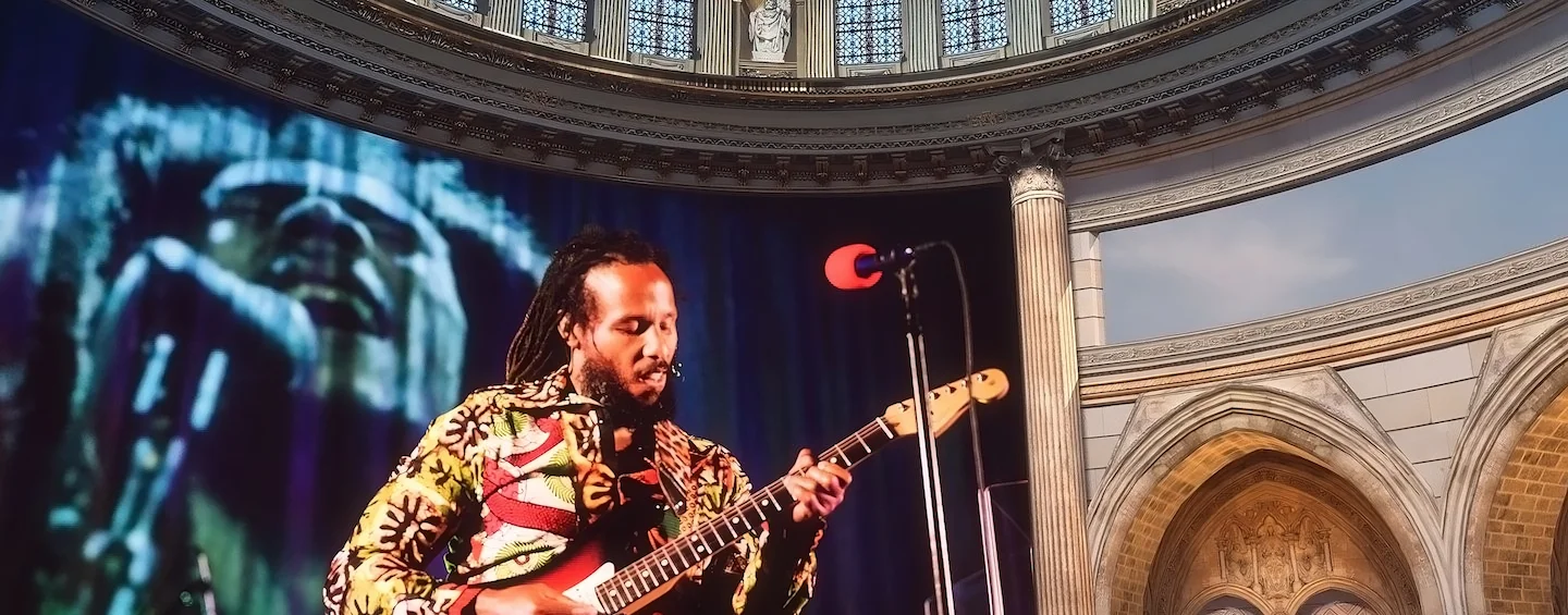 Ziggy Marley sings